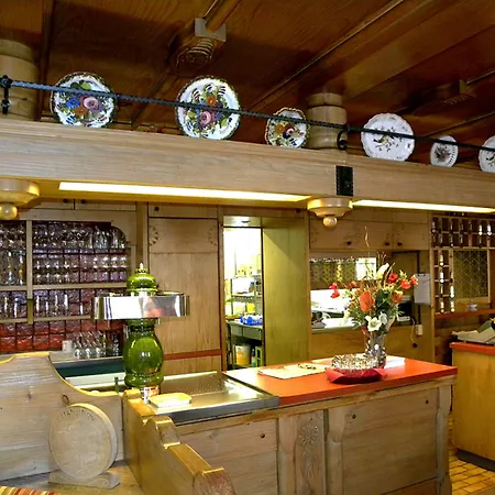 Zum Goldenen Ochsen 酒店 迈卡默