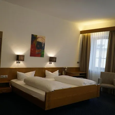 ホテル Zum Goldenen Ochsen 3*