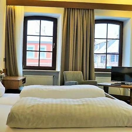 Zum Goldenen Ochsen 3* マイカンマー